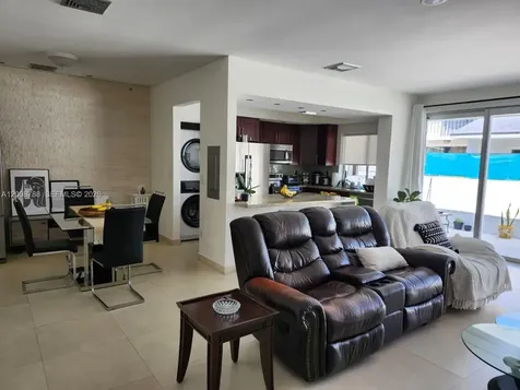 9195 Fontainebleau Boulevard Miami FL 33172