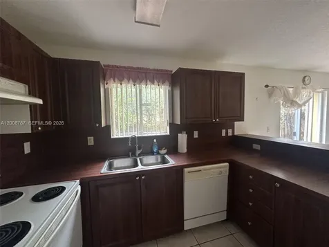 7125 NW 173rd Drive Hialeah FL 33015