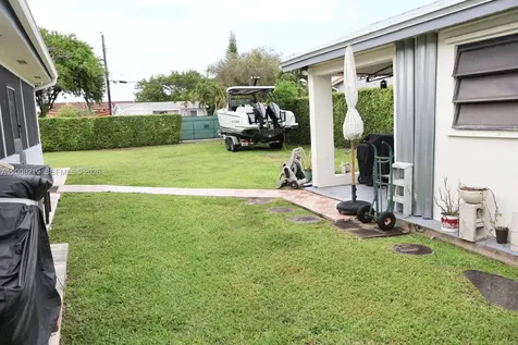 11206 SW 1st Street Sweetwater FL 33174