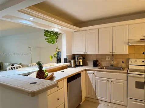 7928 West Drive North Bay Village FL 33141