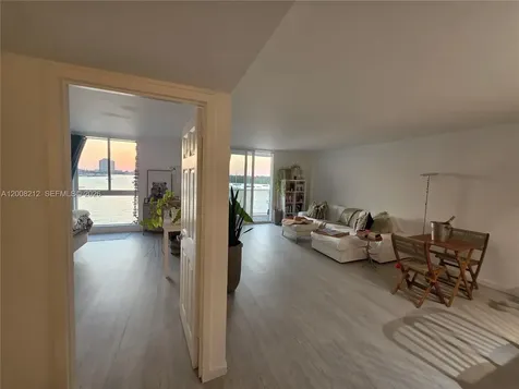 7928 West Drive North Bay Village FL 33141
