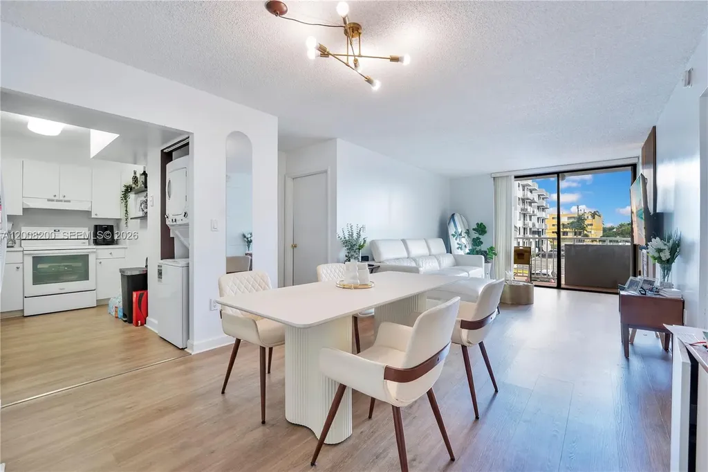 8261 NW 8th Street Miami FL 33126