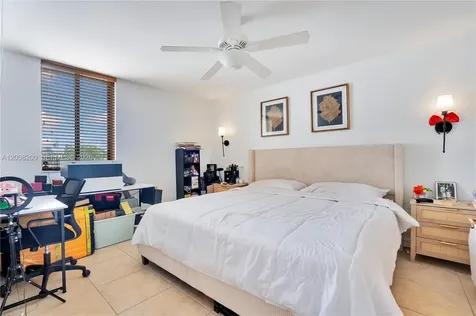 8261 NW 8th Street Miami FL 33126