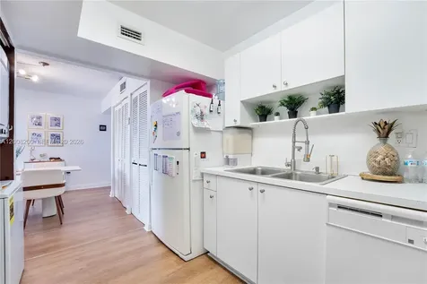 8261 NW 8th Street Miami FL 33126