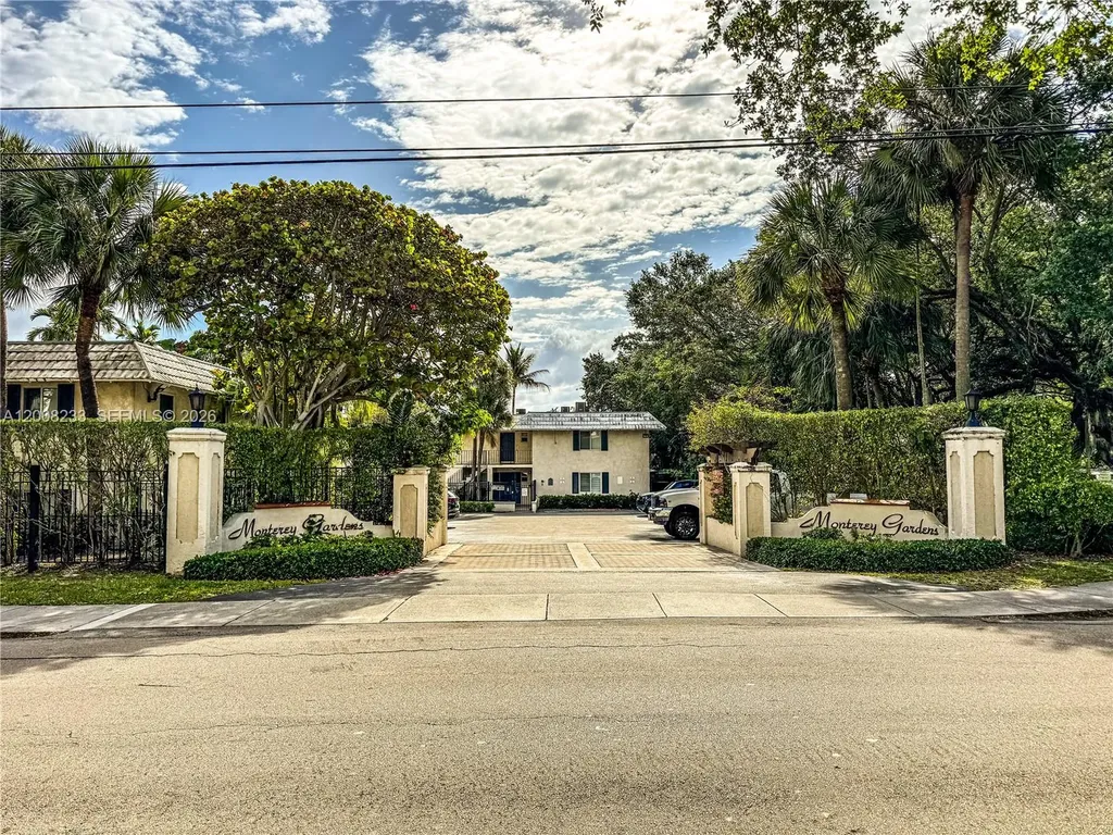 8605 SW 68th Court Pinecrest FL 33156