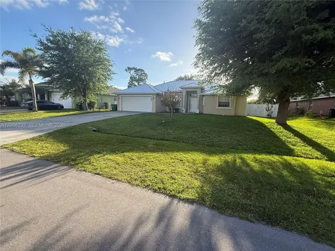 3262 SW Cohutta Street Port St. Lucie FL 34953