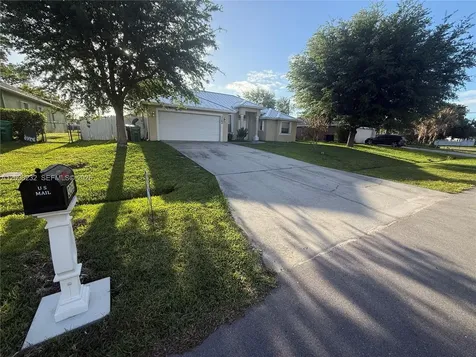 3262 SW Cohutta Street Port St. Lucie FL 34953