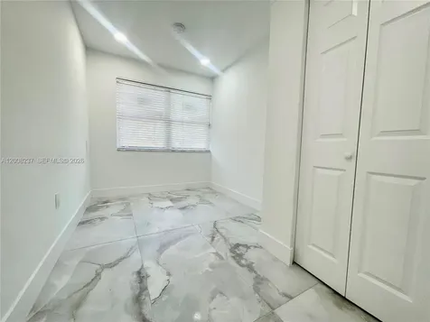 1649 NE 8th Avenue Fort Lauderdale FL 33305