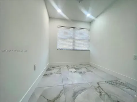 1649 NE 8th Avenue Fort Lauderdale FL 33305