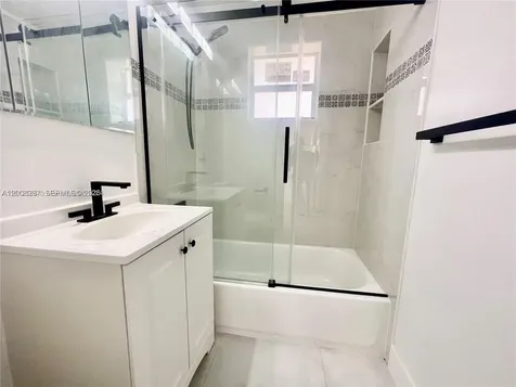 1649 NE 8th Avenue Fort Lauderdale FL 33305