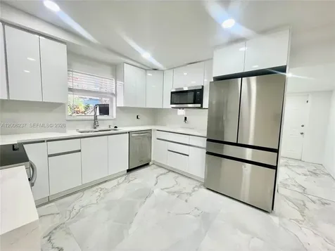 1649 NE 8th Avenue Fort Lauderdale FL 33305