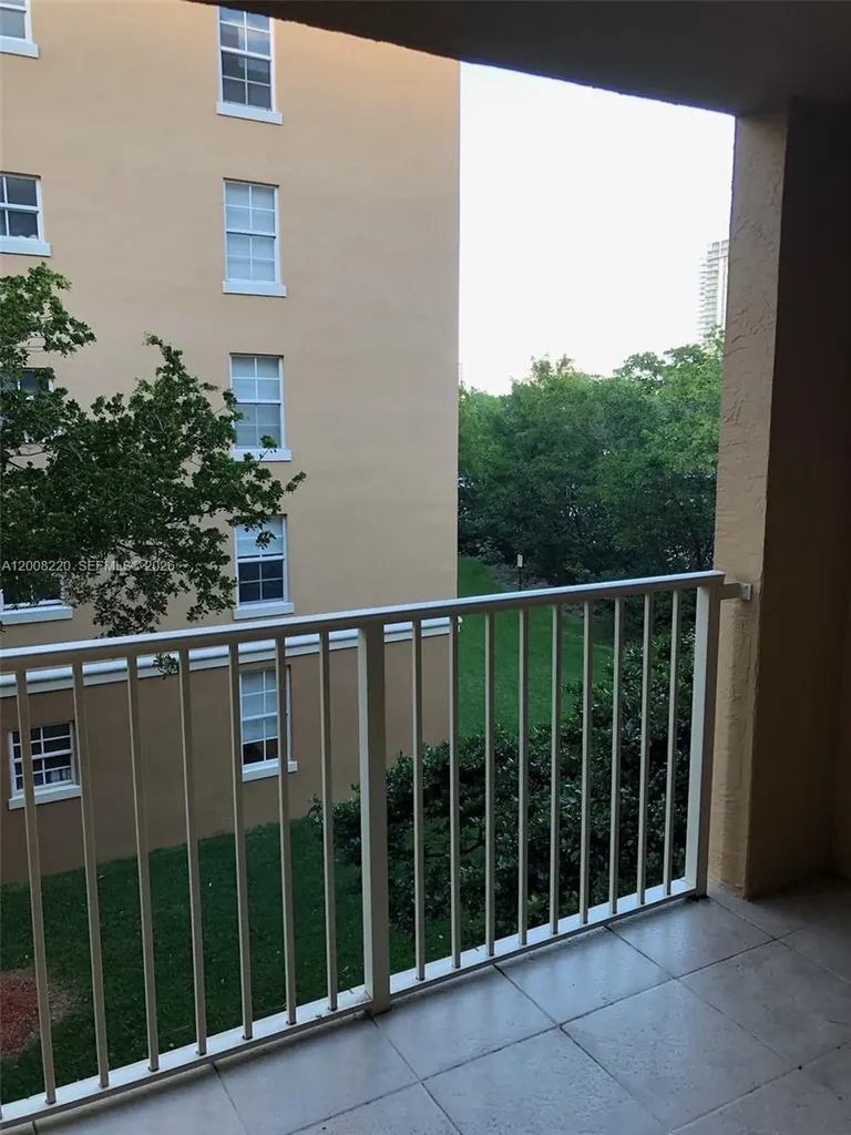 19555 E Country Club Drive Aventura FL 33180