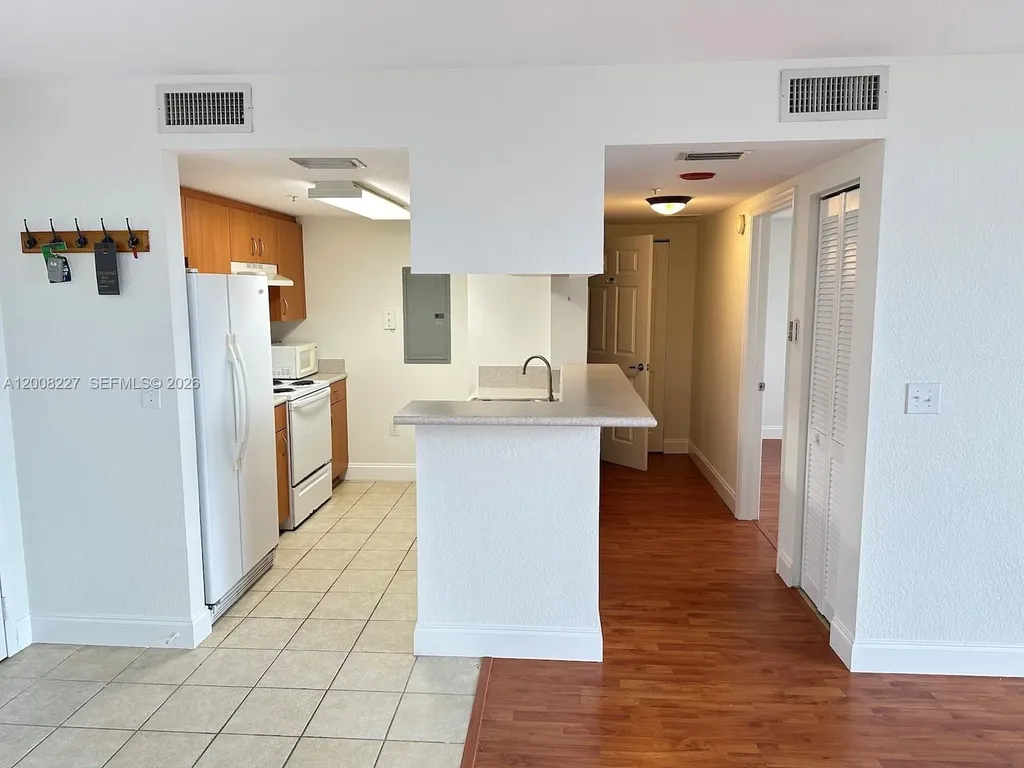 816 NW 11th Street Miami FL 33136