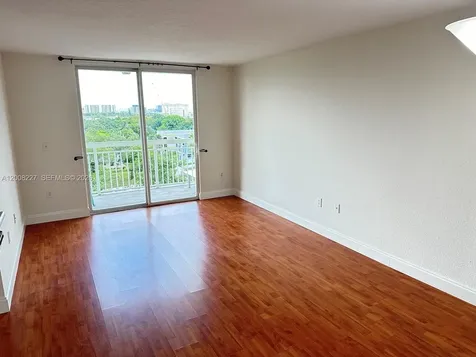 816 NW 11th Street Miami FL 33136