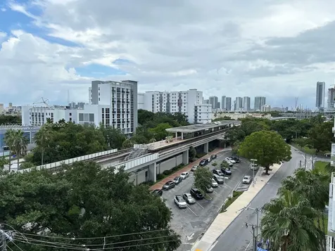 816 NW 11th Street Miami FL 33136