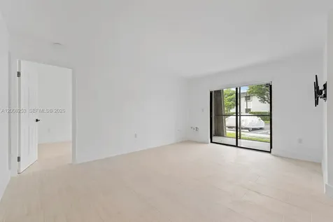 903 NE 199th Street Miami FL 33179