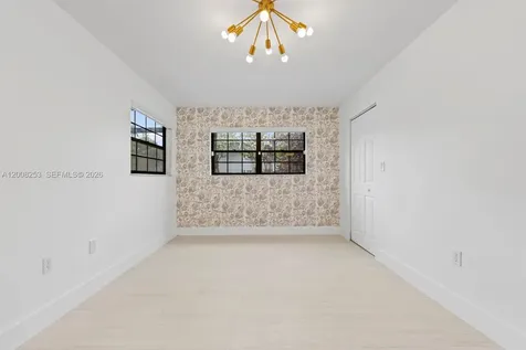 903 NE 199th Street Miami FL 33179