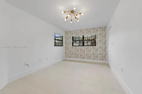 903 NE 199th Street Miami FL 33179