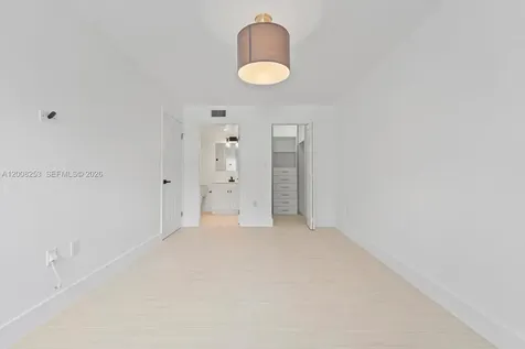 903 NE 199th Street Miami FL 33179