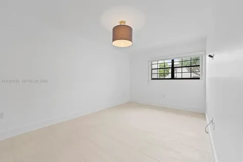 903 NE 199th Street Miami FL 33179