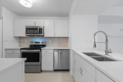 903 NE 199th Street Miami FL 33179