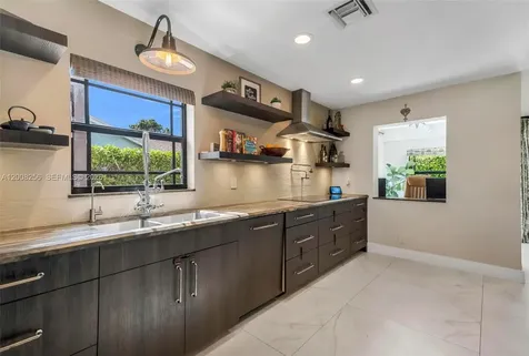 235 SE 9th Street Dania Beach FL 33004