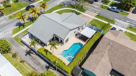 235 SE 9th Street Dania Beach FL 33004
