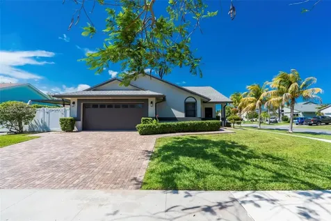 235 SE 9th Street Dania Beach FL 33004