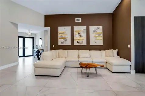 235 SE 9th Street Dania Beach FL 33004