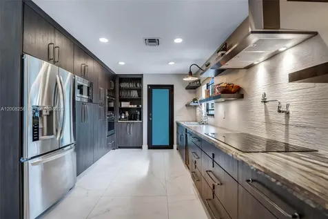 235 SE 9th Street Dania Beach FL 33004