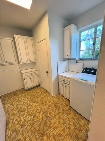 4582 Royal Palm Avenue Miami Beach FL 33140