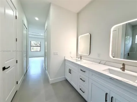 4283 10th Street NE Naples FL 34120