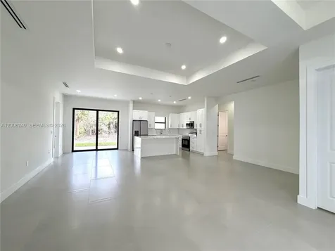 4283 10th Street NE Naples FL 34120