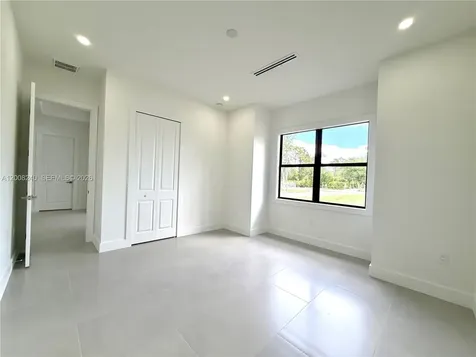 4283 10th Street NE Naples FL 34120