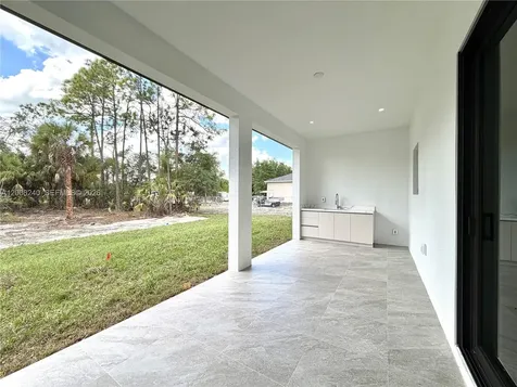 4283 10th Street NE Naples FL 34120