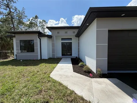 4283 10th Street NE Naples FL 34120