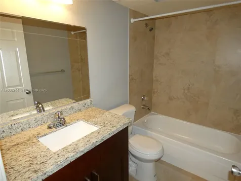 2420 NW 33rd Street Oakland Park FL 33309