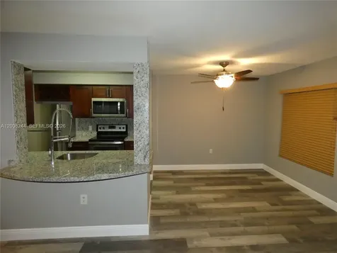 2420 NW 33rd Street Oakland Park FL 33309
