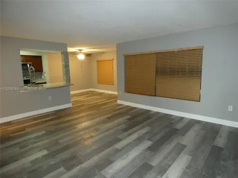 2420 NW 33rd Street Oakland Park FL 33309