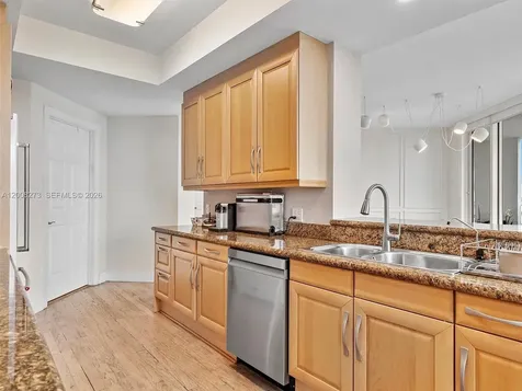 9751 E Bay Harbor Drive Bay Harbor Islands FL 33154
