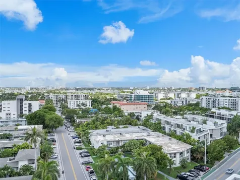 9751 E Bay Harbor Drive Bay Harbor Islands FL 33154