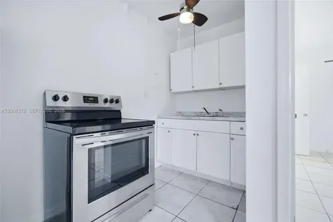823-825 NW 9th Street Hallandale Beach FL 33009
