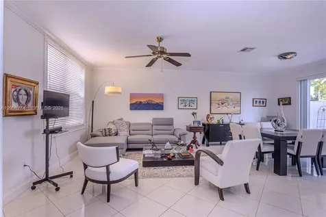 15123 NW 8th Street Pembroke Pines FL 33028