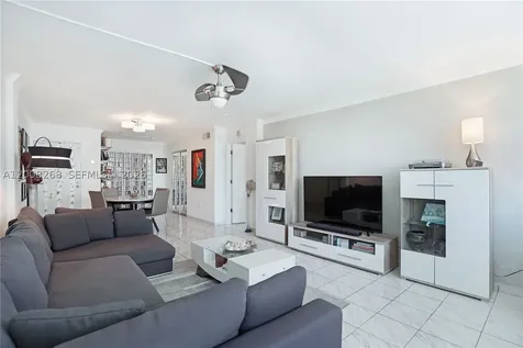 245 18th Street Miami Beach FL 33139