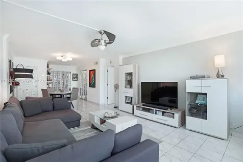 245 18th Street Miami Beach FL 33139