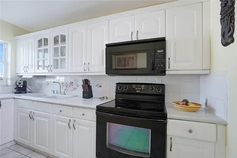 245 18th Street Miami Beach FL 33139