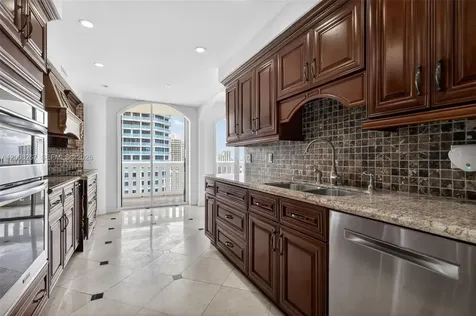 3000 Island Boulevard Aventura FL 33160