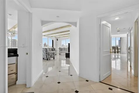 3000 Island Boulevard Aventura FL 33160
