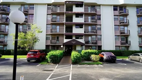 2771 Riverside Drive Coral Springs FL 33065
