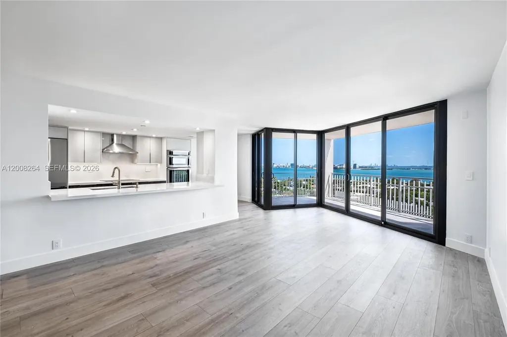 2000 Towerside Terrace Miami FL 33138
